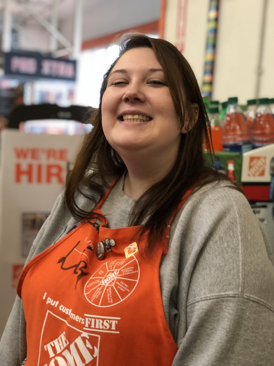 vanillafudge02's tweet photo. @lizzy_bledsoe helping out on the front end https://t.co/UV56QitO0W