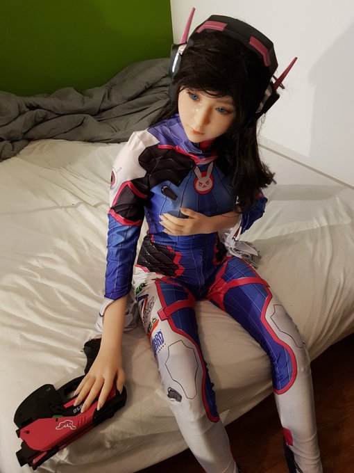https://t.co/gFyS3uUwOQ from #overwatch cosplay for my doll, the colour on her lips is fading so I'll<a href="/tag/overwatch"class="tags">#overwatch</a><a href="/tag/nsfw"class="tags"><span>#nsfw</span></a><a href="/tag/lovedoll"class="tags"><span>#lovedoll</span></a>