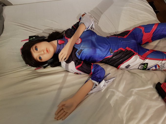 https://t.co/gFyS3uUwOQ from #overwatch cosplay for my doll, the colour on her lips is fading so I'll<a href="/tag/overwatch"class="tags">#overwatch</a><a href="/tag/nsfw"class="tags"><span>#nsfw</span></a><a href="/tag/lovedoll"class="tags"><span>#lovedoll</span></a>