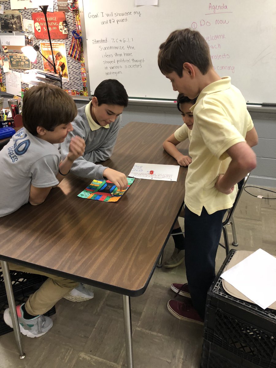 AmyWells950's tweet image. Glad to be back with these students! Showcasing what the learned about the Global Age. #engagement #studentsprojects #funwaytocomeback #Wonderwells #theErwinWay