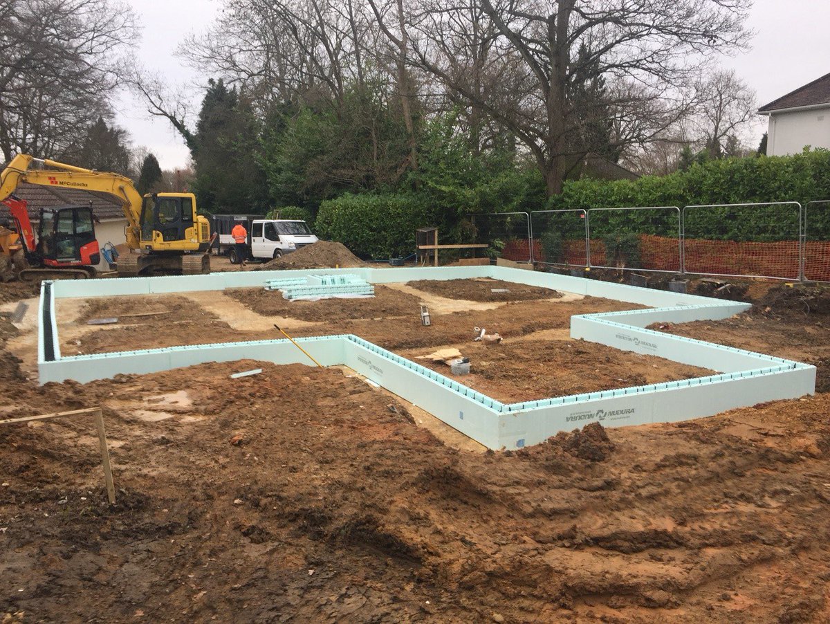icfsupplies's tweet photo. Just finished setting out the 1st course of @NUDURAICF on this latest #newbuild in #Kent This wall will carry the #BlockAndBeam floor. #CustomerService is essential to any business and we supervise the whole project. #BuildWithStrength https://t.co/reOY65ynDs