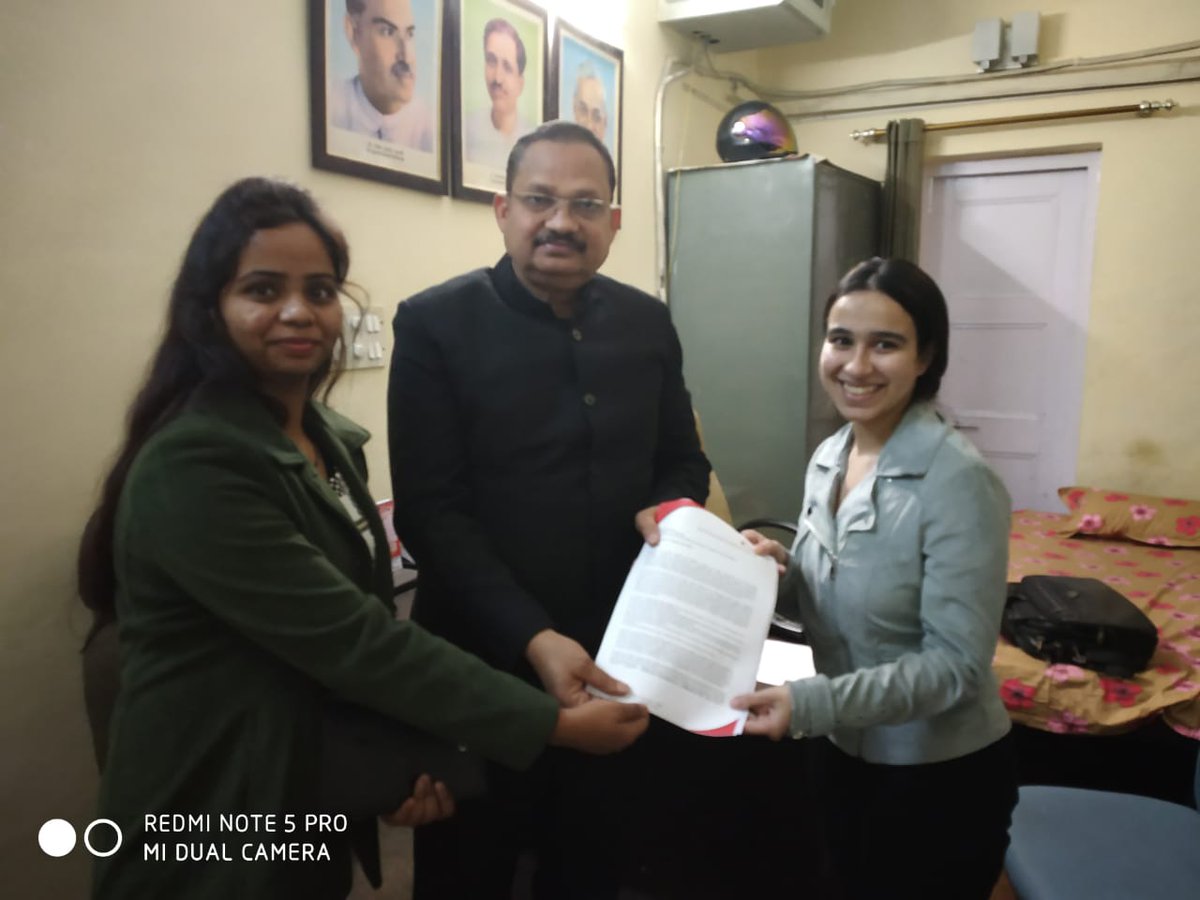 Fijeeha's tweet photo. A Fijeeha delegation comprising Maryam Raja, Shweta Nigam &amp; R S Tiwari today met Hon MP / Member of Parliamentary Standing Committee on Environment &amp; Forest Sri Daddan Mishra, (BJP) and submitted a petition Not All Plastic Bad, as well as clips of #Madurai workshop. @AUThackeray https://t.co/Sd1hByxEe0