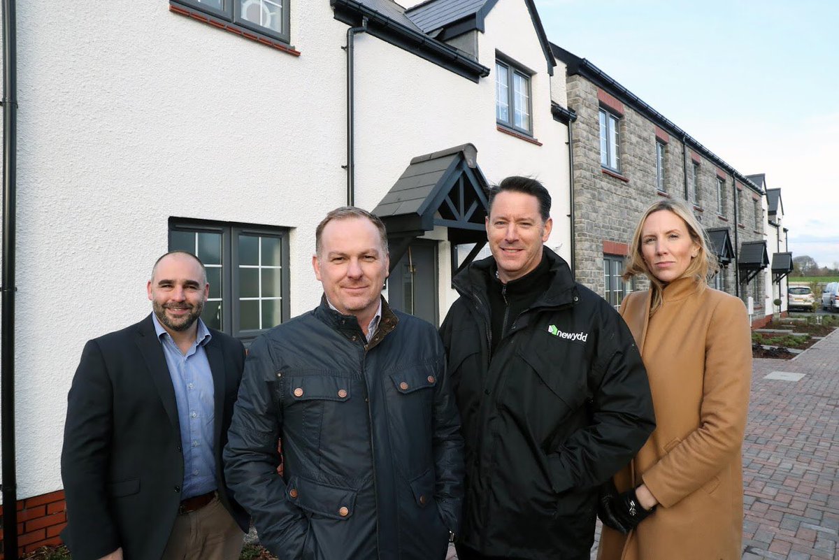 WaterstoneUK's tweet photo. Waterstone Homes working with @newyddhousing at St Nicholas. Proud to hand over a beautiful scheme of 7 affordable homes in this picturesque village in the Vale of Glamorgan 🏡
#waterstonehomes #builtforlife #mywaterstonehome #luxurynewhome #stnicholas #stnicholasfields https://t.co/IcyOmGUh7T