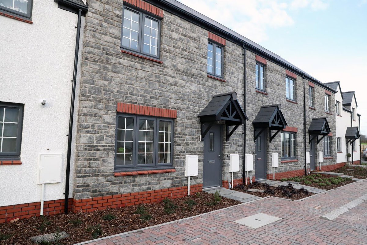WaterstoneUK's tweet photo. Waterstone Homes working with @newyddhousing at St Nicholas. Proud to hand over a beautiful scheme of 7 affordable homes in this picturesque village in the Vale of Glamorgan 🏡
#waterstonehomes #builtforlife #mywaterstonehome #luxurynewhome #stnicholas #stnicholasfields https://t.co/IcyOmGUh7T