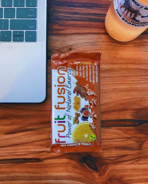 ffusionsport's tweet photo. Esperamos que te estés comiendo el #lunes! Si es el lunes el que te está comiendo a ti ya sabes que siempre puedes contar con las #barritas Fruit Fusion para una inyección de energía natural 😉💪 Compra las tuyas ya en https://t.co/pjs3jYda3q

#sano #natural #run #sabor https://t.co/kG7UwgORK0