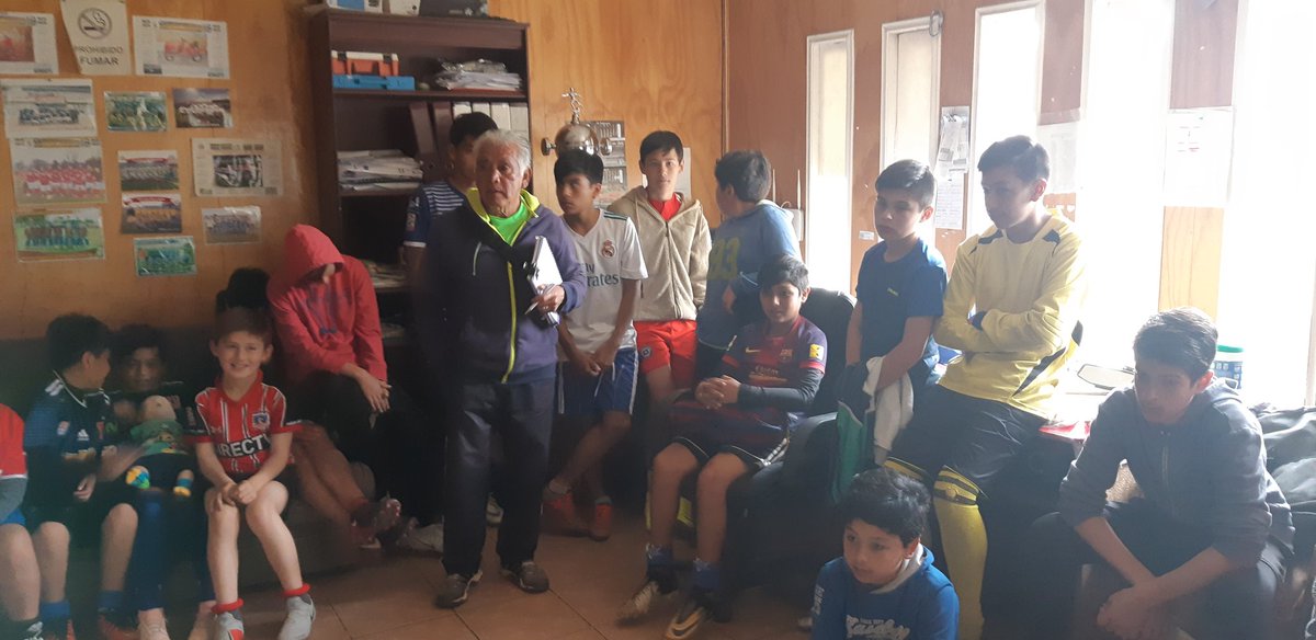 ColegiosSsdr's tweet photo. En estos momentos capacitando Escuela de fútbol de Llanquihue...
RCP y uso de DEA
@SSDelReloncavi @ellanquihue @ClubDecima @LlanquihueCL https://t.co/2bAK6ZLPca