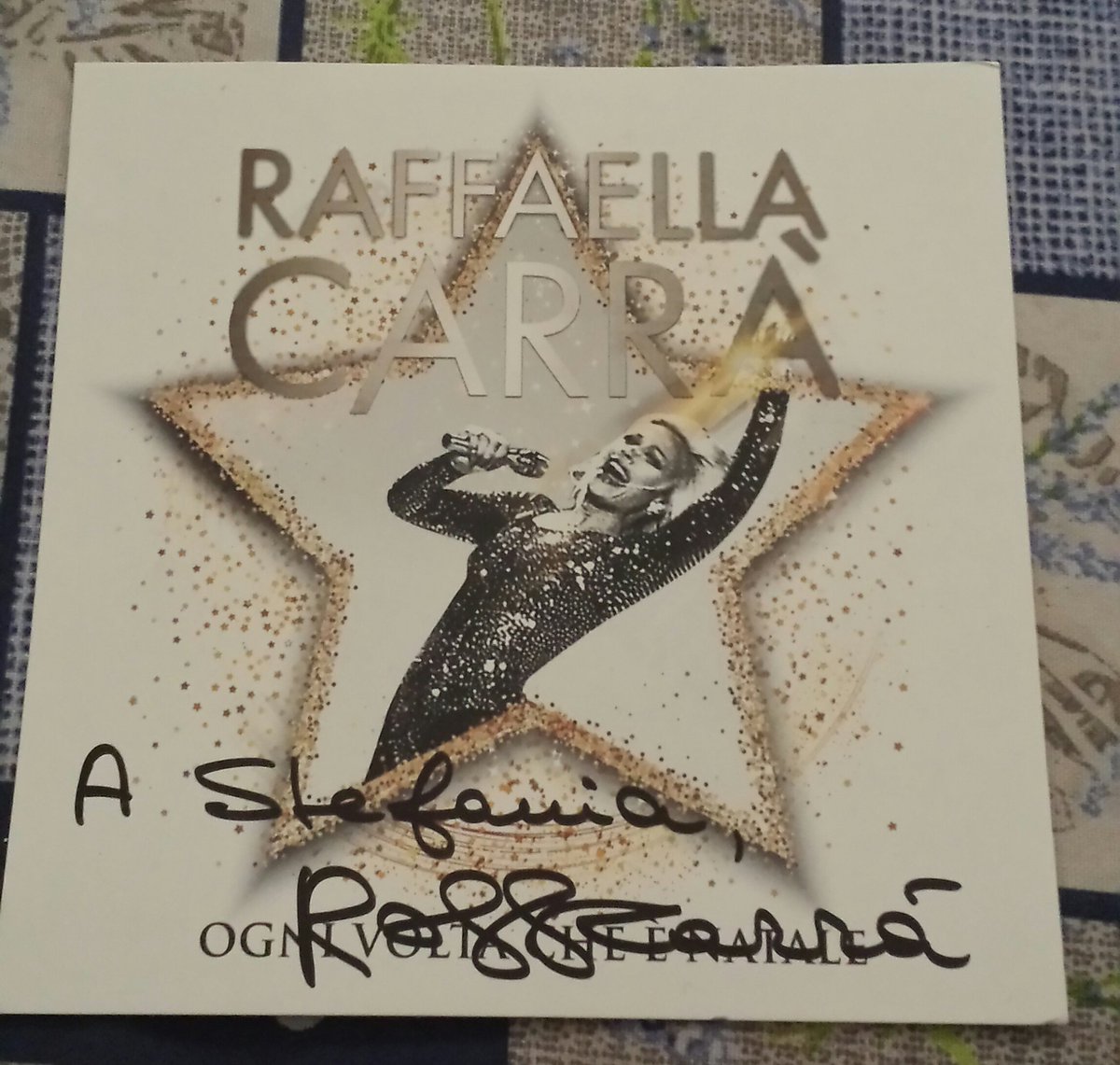 Grazie <a href="/raffaella/">Raffaella Carrà</a> ❤ #lapiuamatadagliitaliani #persempreregina #chiladetto #ognivoltacheenatale ❤