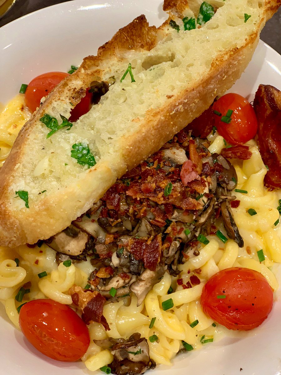 MAC MONDAY w pancetta and mushrooms 😋