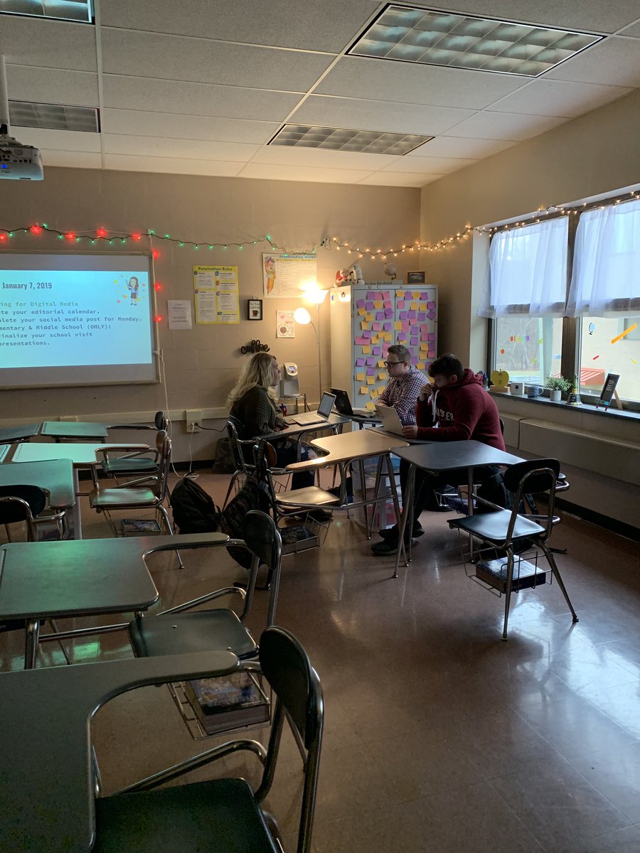ARDeMarco18's tweet photo. Social Media teams finalizing the semester! #ColonialKindness #aghs #writingfordigitalmedia #colonials #agpride @agcolonials https://t.co/vSuv73EjvM