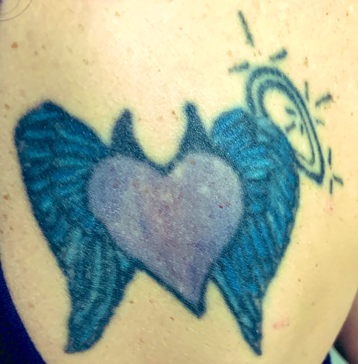 Help me win a #tattoocontest my Tat is shit any #tattooartist who can help with a likes! I need 130+ likes please help! click the link 🥰https://www.facebook.com/CARNIVAL.OF.INK/photos/gm.559536021181269/2058296387589668/?type=3 …