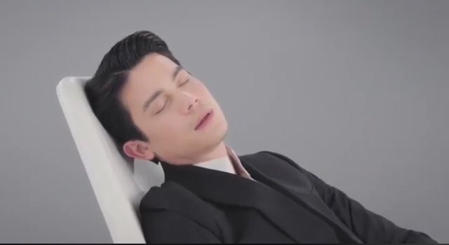 _chewiestar's tweet photo. ดูจบแล้วก็ต้องมานั่งคิดว่าโฆษณาโทรอีหยังของเขาวะ 55555555 https://t.co/YRHfMk2Yvw