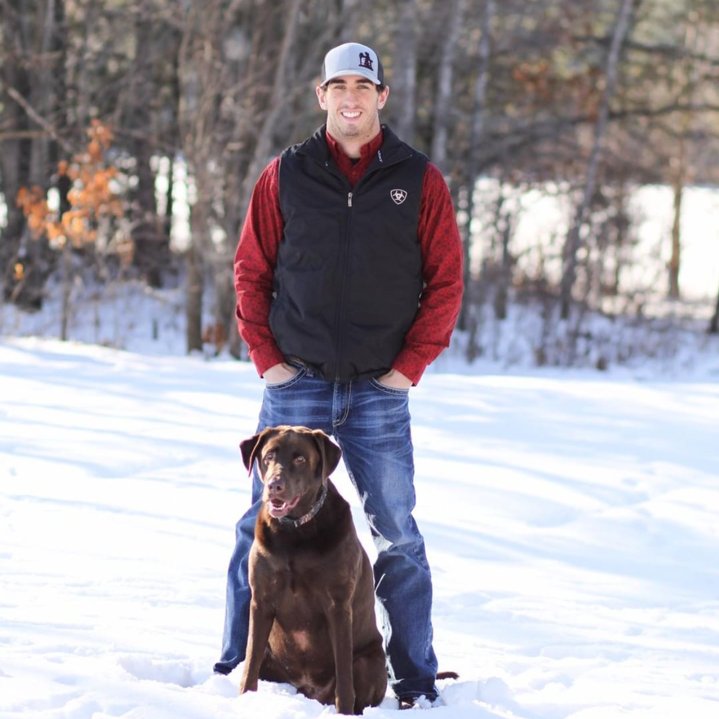 Ariat's tweet photo. Leaving tracks in the snow is always warmer with our Vernon Vest along for the stroll. @lnorby23 #ariatouterwear #ariatvests #ariatlife PC: @leezanorby https://t.co/uvkqUp7UwU
