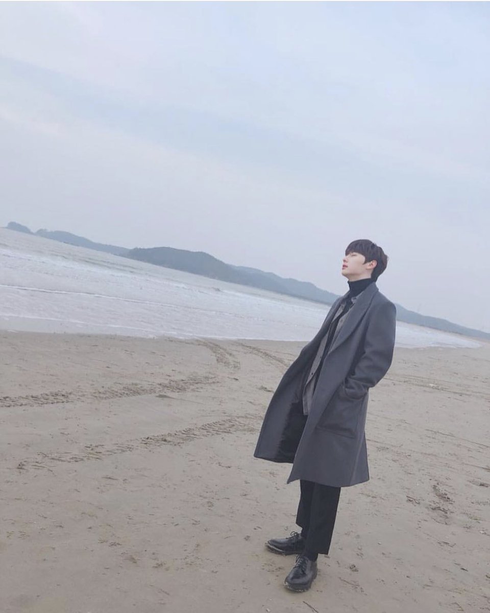 Mo__jil's tweet photo. ㅈ1성씨랑 같이 바다 간거니ㅠㅠ자다 깨서 인스타봤는데 컴백해서 행복하다ㅠㅠㅠㅠ https://t.co/KRIddtkU9j