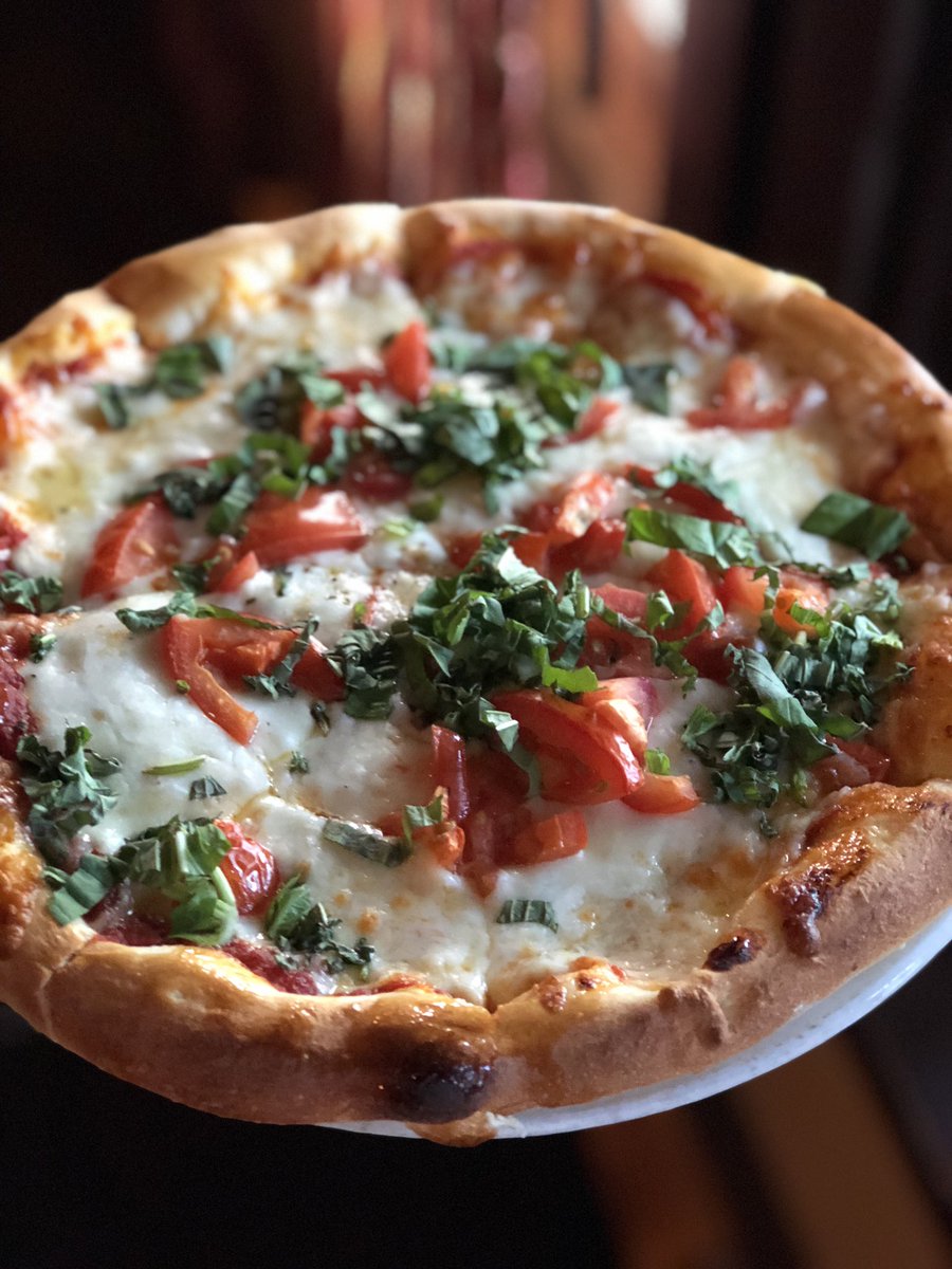 Spagwesthou's tweet image. Hungry but don’t want to go out!? Order from us off of the @SlicePizzaApp 

#pizzaplug #pizzadelivery #sliceapp