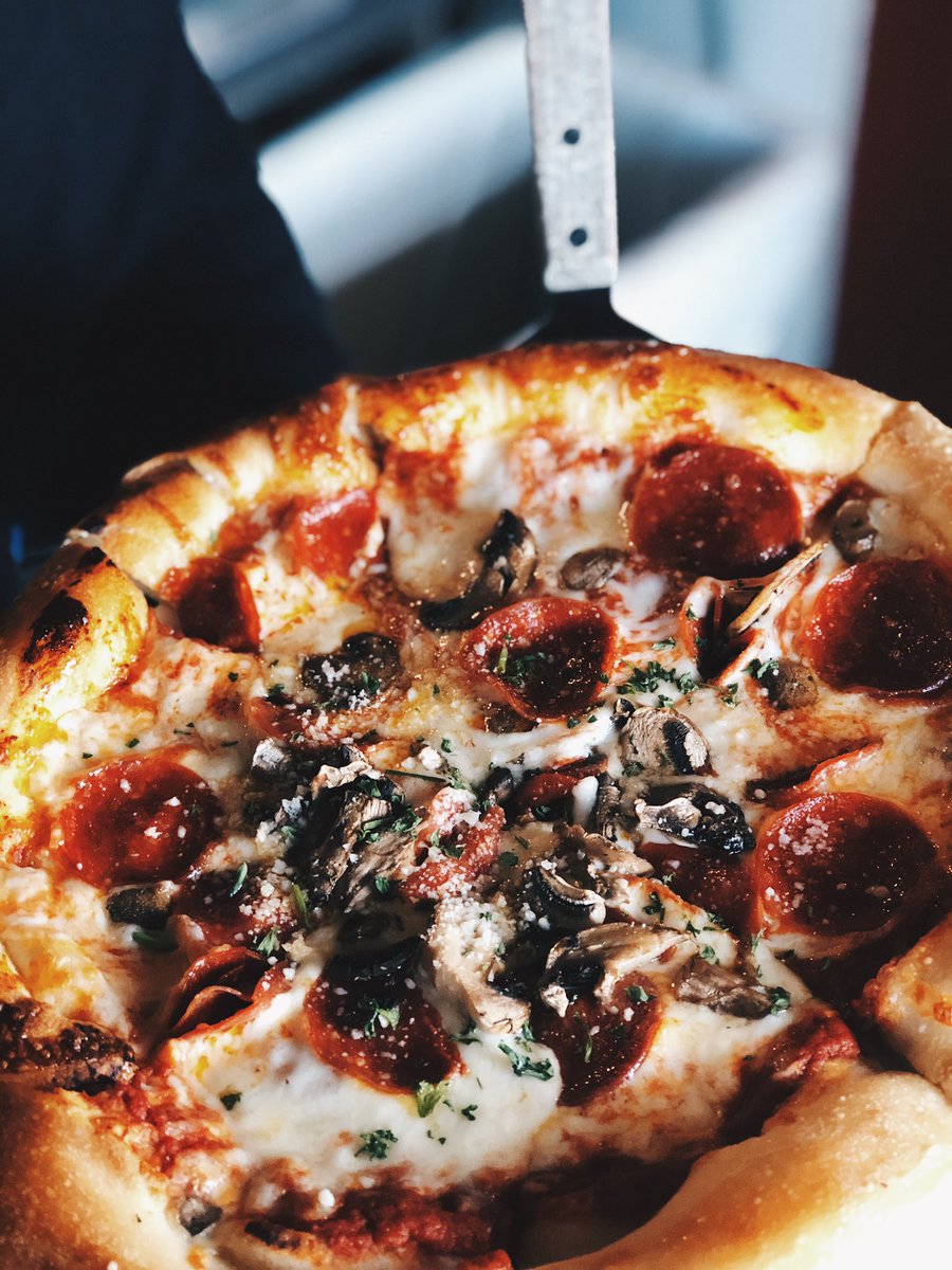 Spagwesthou's tweet image. Hungry but don’t want to go out!? Order from us off of the @SlicePizzaApp 

#pizzaplug #pizzadelivery #sliceapp