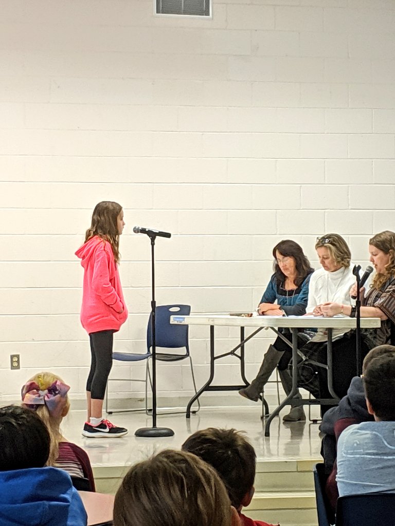 SmithsonFRES's tweet image. 🐝🔤 Spelling Bee this morning! We're so proud of our Aubrey! #PowTeach4 #pcpsFRES