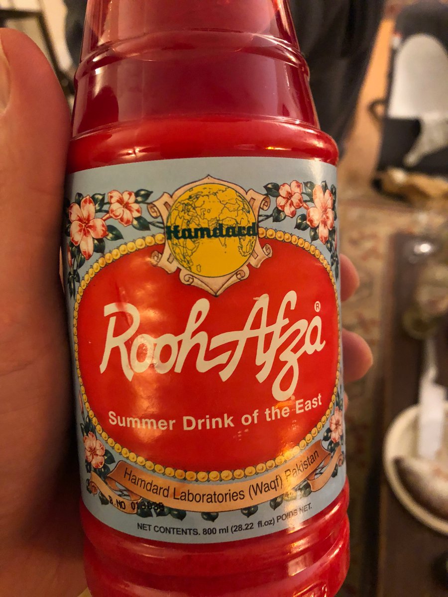 MartineBotany's tweet image. My neighbor Ken invited me over to have some of this #Pandanus drink and that made me pretty happy. #iamabotanist #screwpine