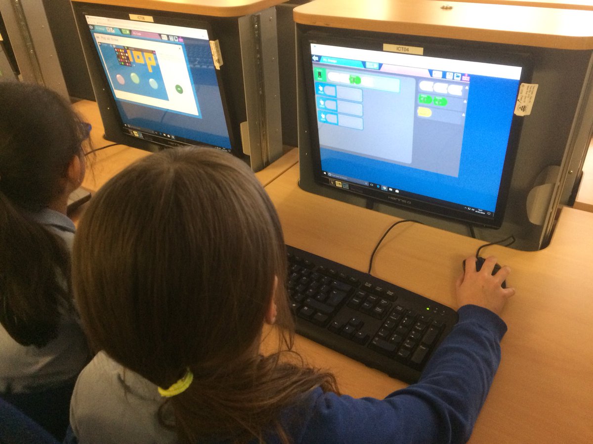 broadmereschool's tweet photo. We learnt some excellent coding skills today using espresso coding. @DiscoveryEdUk #espressocoding https://t.co/waf49ik7GJ