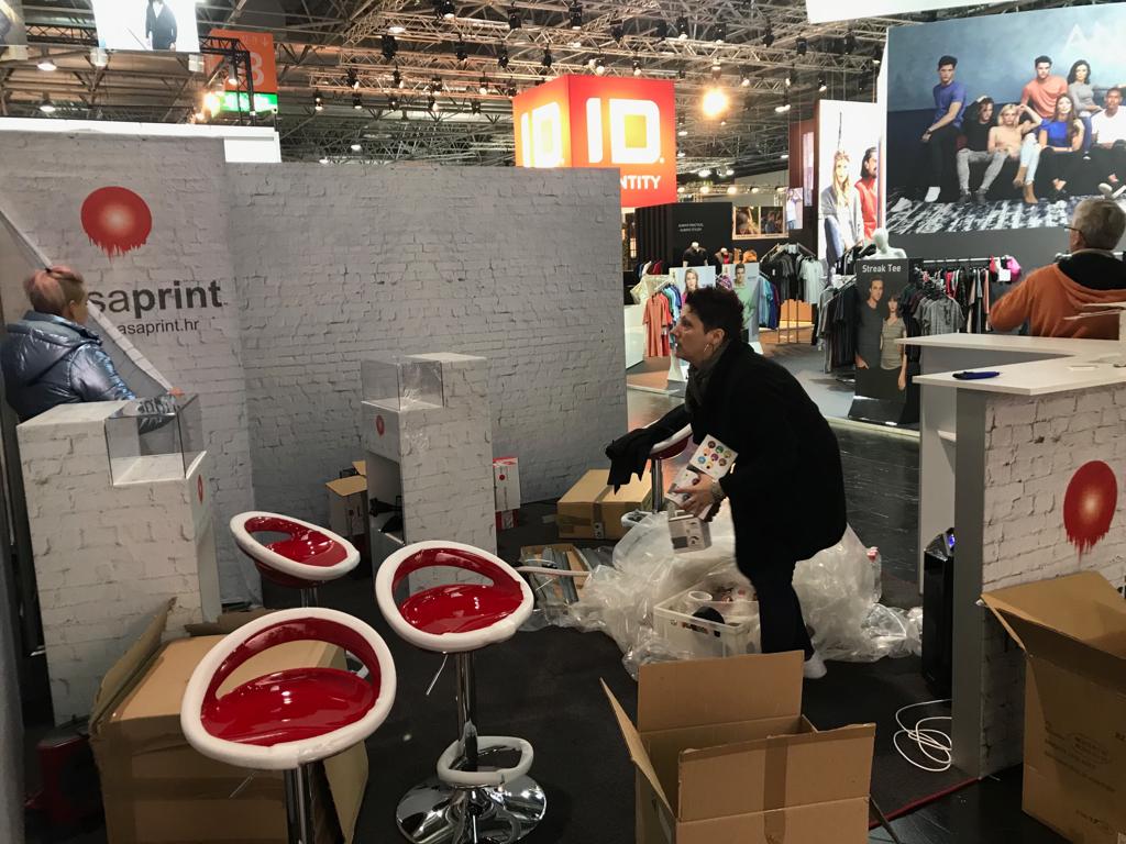 masaprint's tweet photo. We are getting ready... 🔴😉🔜🔜🔜 PROMOTEX EXPO set up! Find us at BOOTH 13G61 / Hall 13 🙌😉
***
#PromoTexExpo #PromoTexExpo2019 #PromoTex #booth13G61 #hall13 #PSI #PSI2019 #dusseldorf https://t.co/waFMYw3rU1