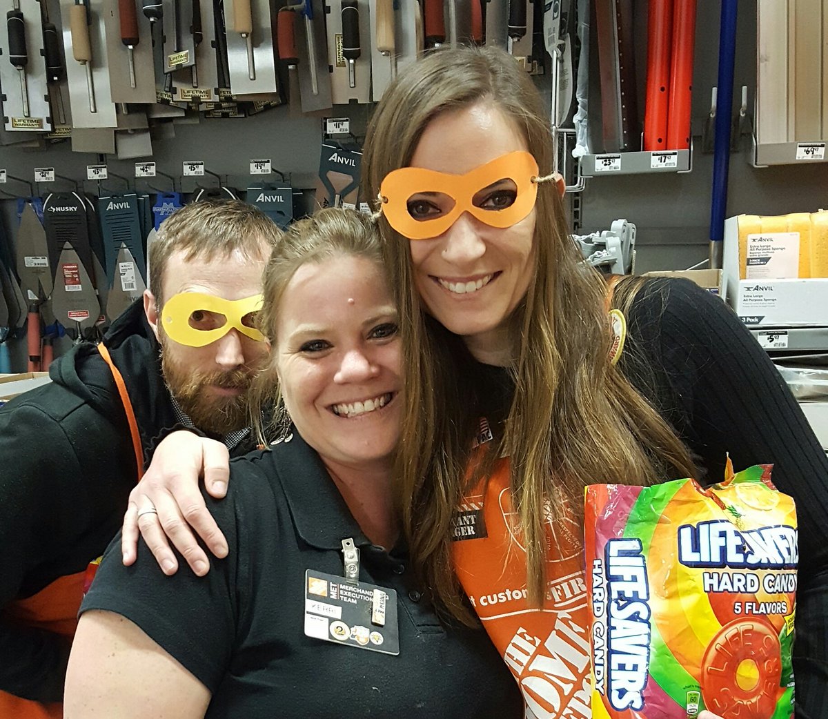 homedepot8412's tweet photo. Kerri on MET works safe for her daughter. #whyiworksafe @pixel1987 @chriswilson8412 @JaySFuller1 @hollytate122 https://t.co/0IQQmQHPaz