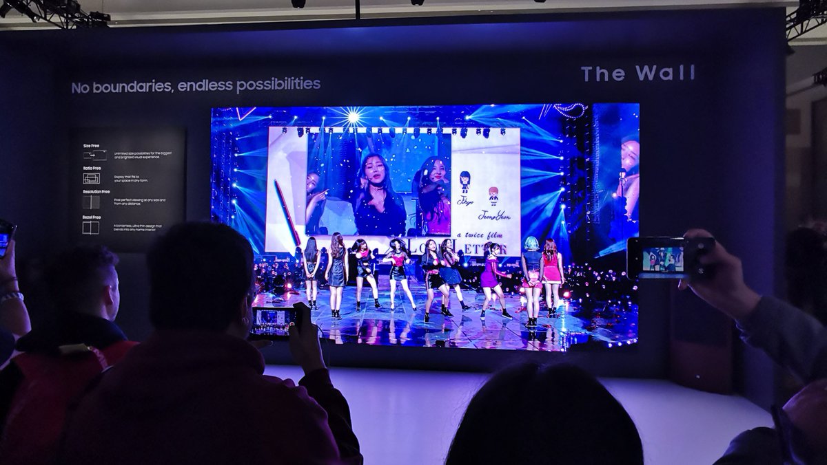 Julygame's tweet photo. La TV de 219 pulgadas MicroLED de Samsung, y el futuro de las TVs (VIDEO) https://t.co/ouKHgYpNhB https://t.co/aZOA2JL2O6