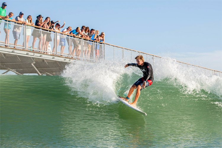 surfertoday's tweet image. &amp;gt; @WSL buys @NLlandSurfPark

America's first Wavegarden closed down in November. The Texan wave pool's future will see the light of day with Kelly Slater's technology.

READ: goo.gl/8ePqiS

#nlandsurfpark #worldsurfleague #wavepools #surfing
