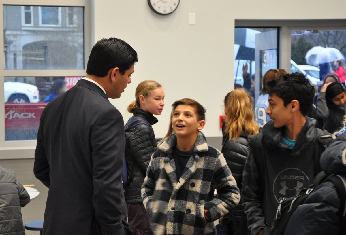 CCSD181's tweet photo. "I cannot overemphasize the magnitude of this day."

HMS Principal @rpena181 addresses students during their first day in the new building. Read more at https://t.co/A0cz2mjcgo https://t.co/hGaeqfhdTM