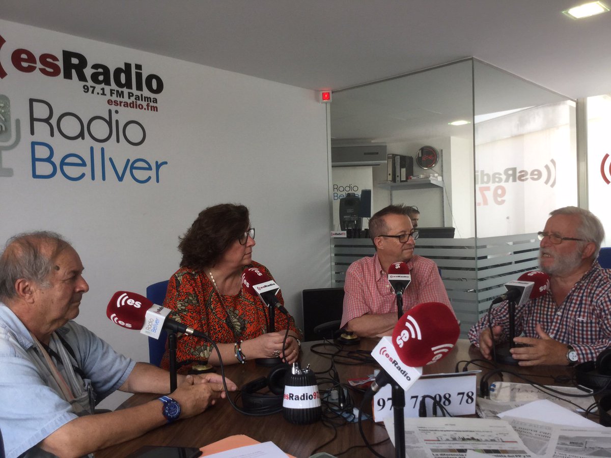 esRadioBaleares's tweet image. Ya han vuelto las tertulias de los lunes en 'Es la mañana de Baleares', con #CCirer, #LBravo, #SColl y #MVidal.  No te la pierdas nunca en 2019 y siempre las encontrarás en @esRadio971 #ALaCarta ivoox.com/primera-2019-a… Y los martes, el #Contrapunto.