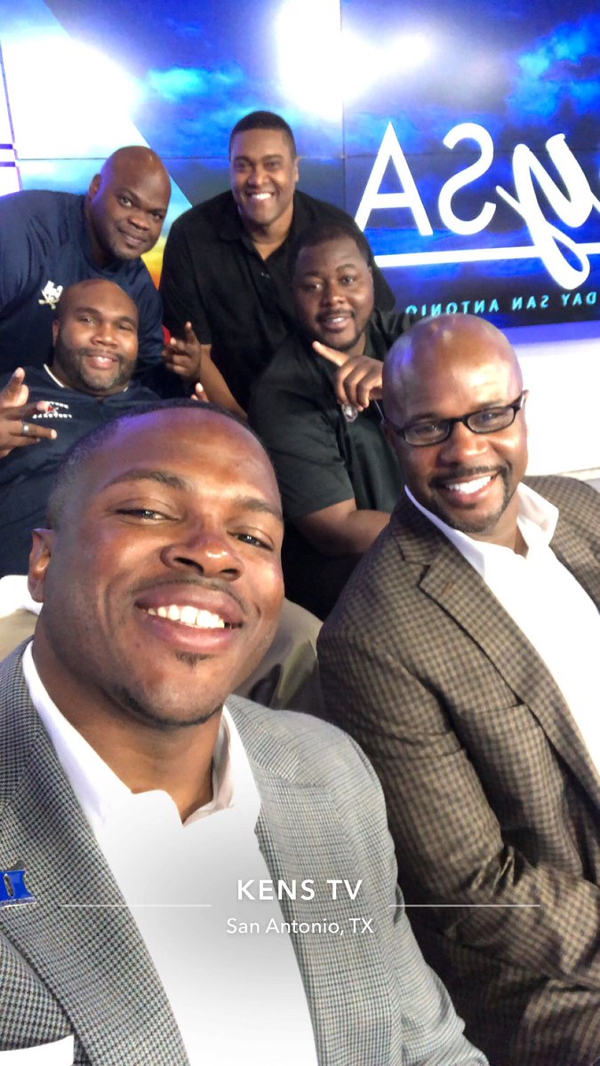 coachcoop97's tweet photo. Big thank you to @BRoddy41, @RomaV_TV, @CrisBlackwell and all at @GreatDaySA for the invite and showing us such great hospitality. First class all around, I will definitely be back! #HottyToddy https://t.co/LX2QbbKrer