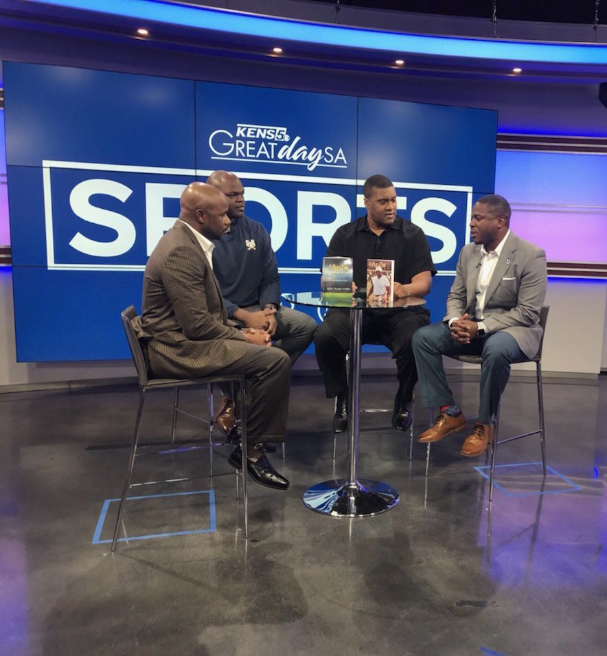 coachcoop97's tweet photo. Big thank you to @BRoddy41, @RomaV_TV, @CrisBlackwell and all at @GreatDaySA for the invite and showing us such great hospitality. First class all around, I will definitely be back! #HottyToddy https://t.co/LX2QbbKrer