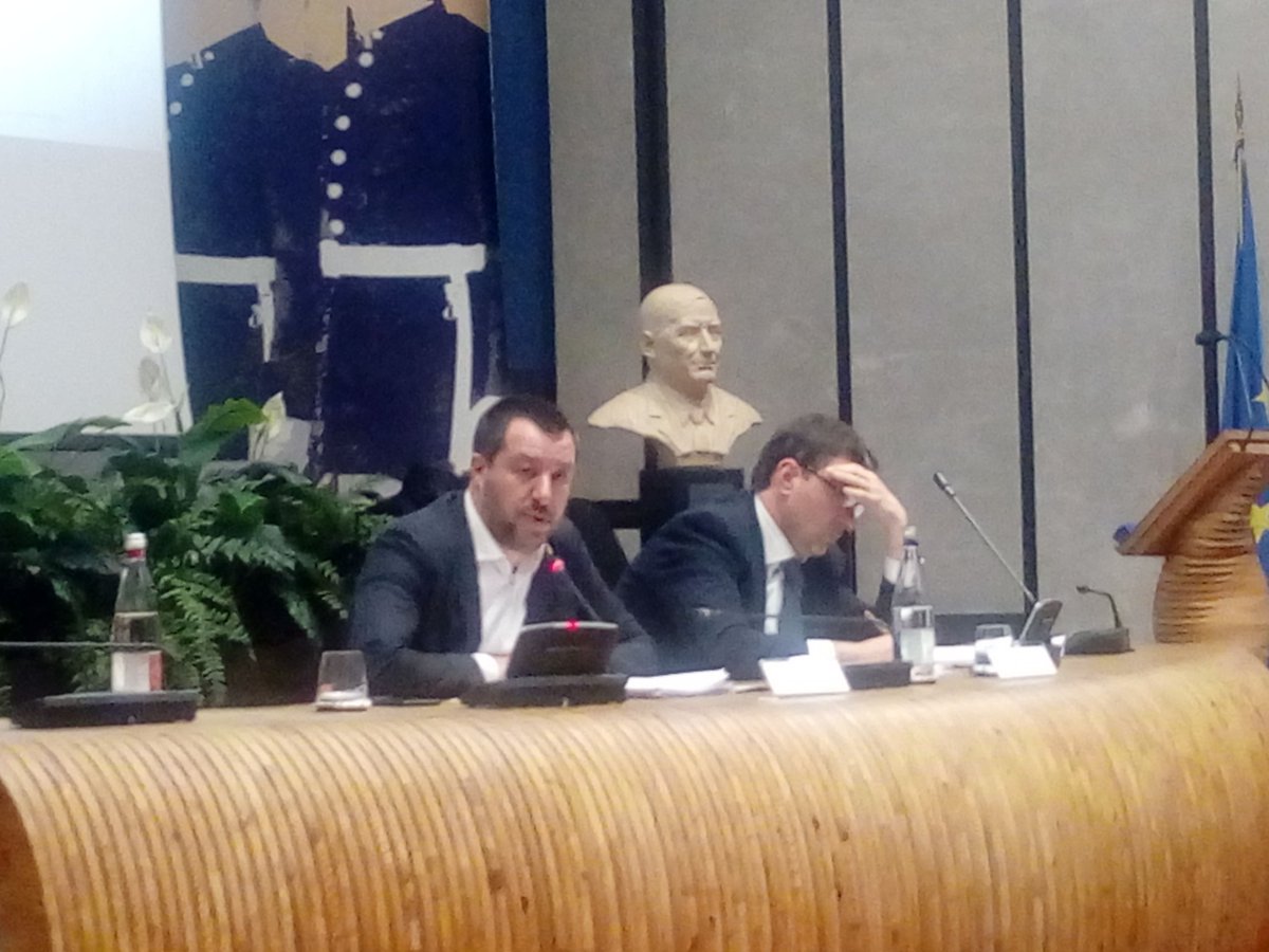 AlessandraDeVi2's tweet photo. Salvini, #SeaWatch: "aspettiamo notizie da #Malta, Berlino e Amsterdam, noi non cambieremo mai idea" #Migranti #ONG https://t.co/sXNGR5nkiq