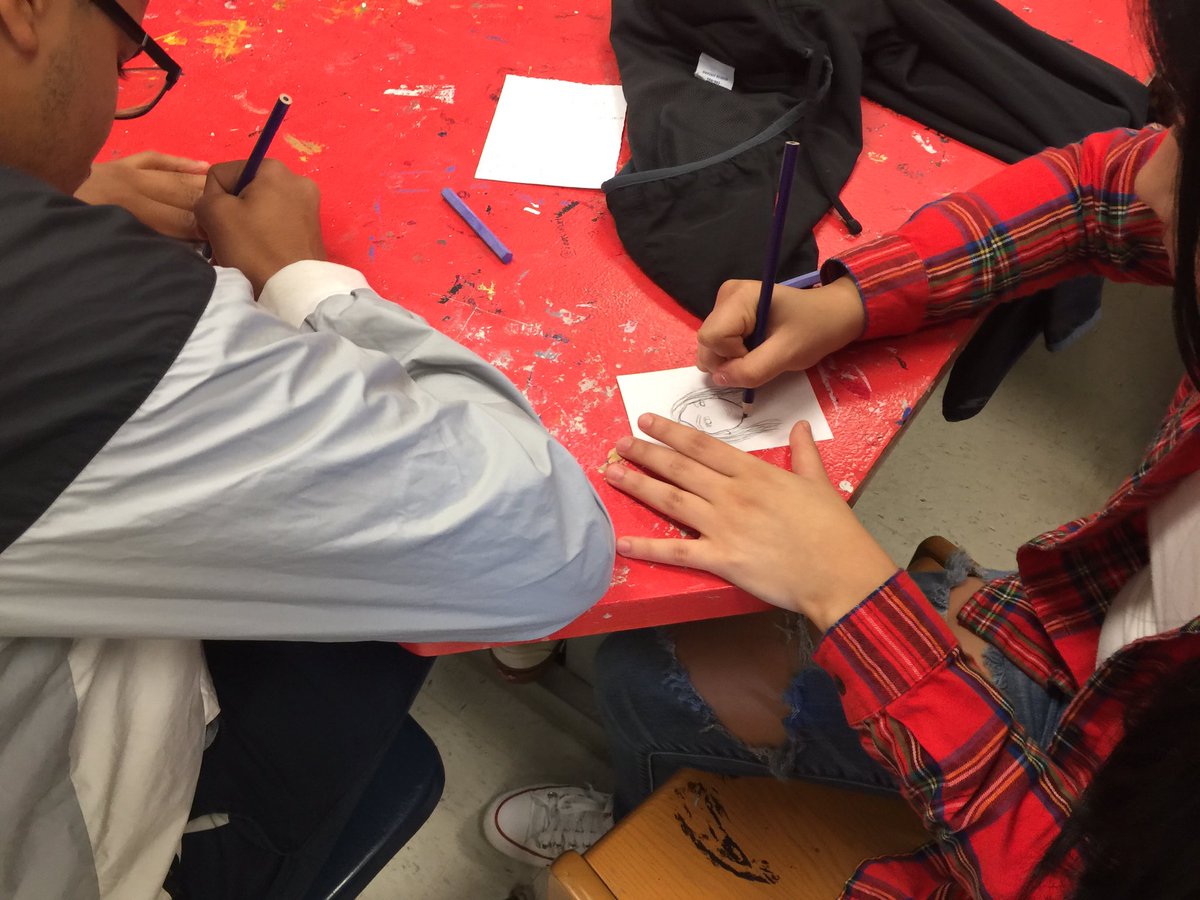 ohsmudnmetals's tweet photo. First day of new semester working on #selfportrait project for #mablehouse #kaleidoscopeshow #cobbartrocks #artedsga #osbornehigh https://t.co/9BZELhSvj1