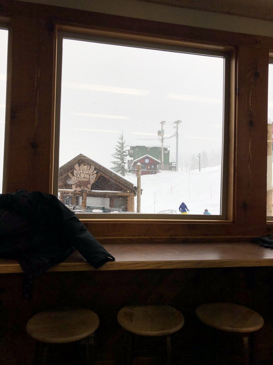 hallowedsquid's tweet photo. Can I just move back here lol #snowbum https://t.co/GStAQ4wyxm