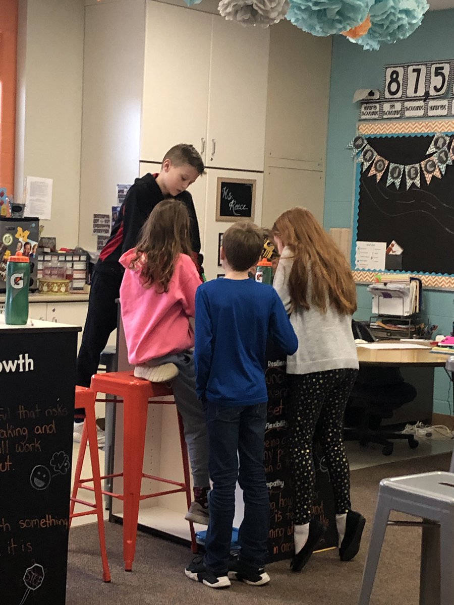 MrsHoughan5th's tweet photo. Connect 4 Math Review has them solving, strategizing, and scheming! Great fun for our first day back to school. #complexthinkersandproblemsolvers #heritagelearn https://t.co/l6xPPtJaFJ