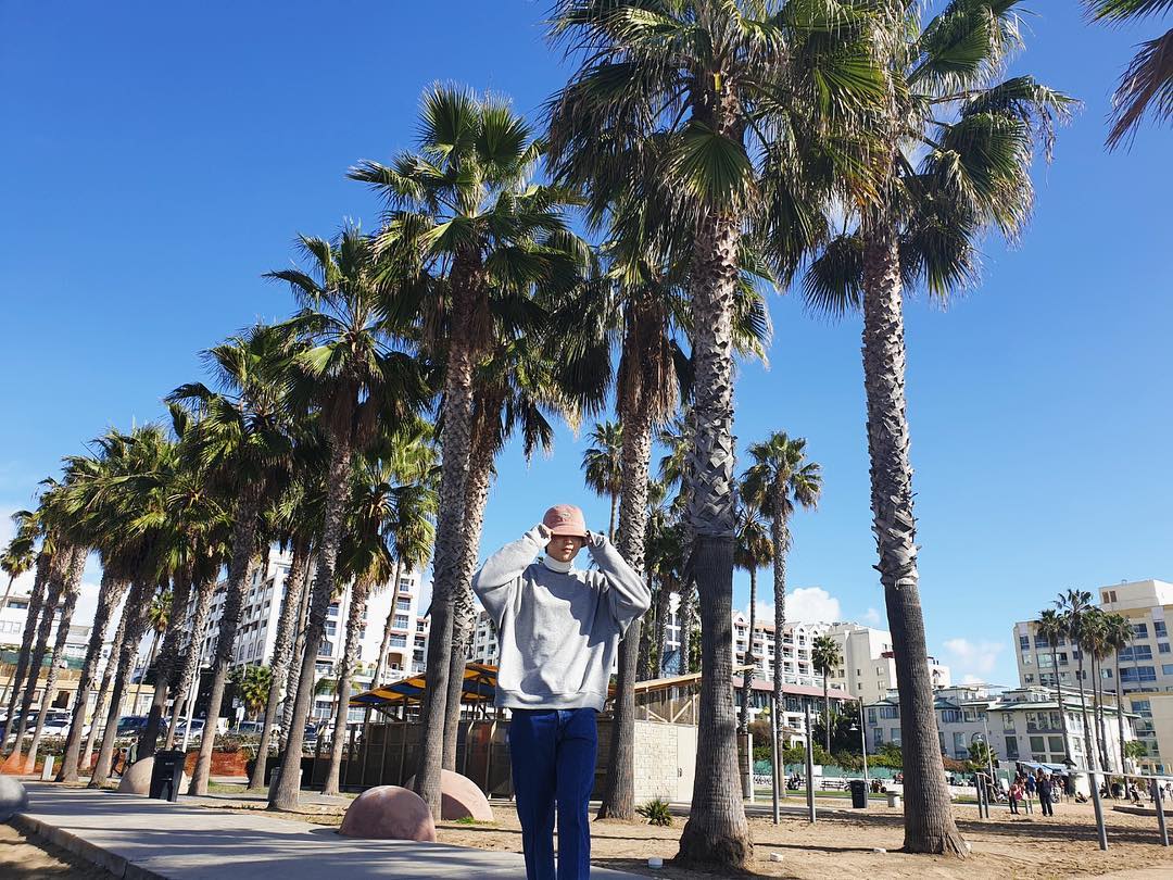 whiteclover0522's tweet photo. 준면이 화보가 따로 없네❤ https://t.co/qRDM7iNPqw