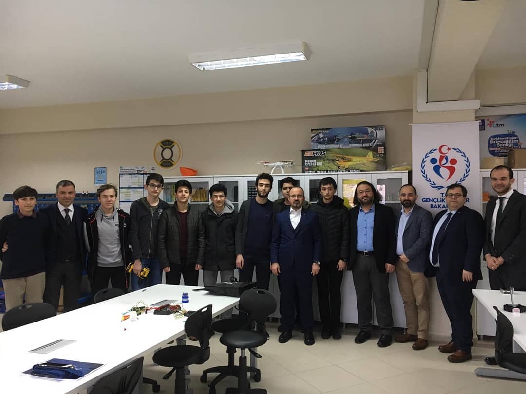 EagleTech7761's tweet image. @turanbulent bugün okulumuzu ve takımımızı ziyaret ettiğiniz için çok teşekkür ederiz. Desteklerinizi bekliyoruz.
#EagleTech #Kaihl #Robot
#Frc #omgrobots