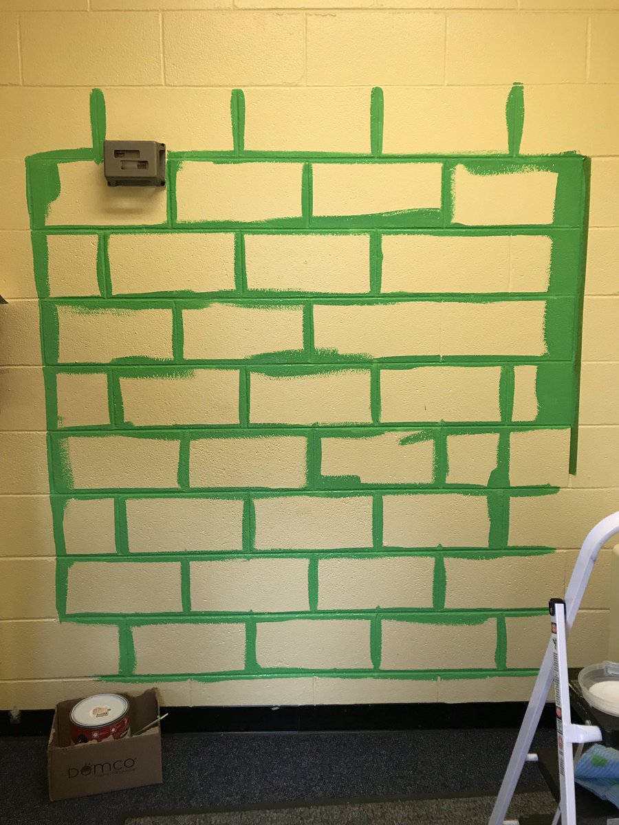 Our library is getting a green screen WALL thanks to @HomeDepot  It’s a work in progress, but spoiler alert: it’s gonna be green!! 🎬🎤💚
@jdesrva @hcpslib 
#greenscreen #elementarylibrary