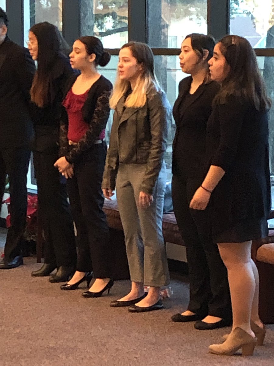 PublicCallCos's tweet photo. Saw my kid’s teacher on the big screen at the IISD Convocation this morning... along with another of my kids singing in the lobby with the MacArthur jazz choir. @mrspresnell @IrvingISD @MacArthurCards #mykidsareawesome #parentingatwork #myIrvingISD #ilovemyjob @IrvingArts https://t.co/HYmB1NSKy5