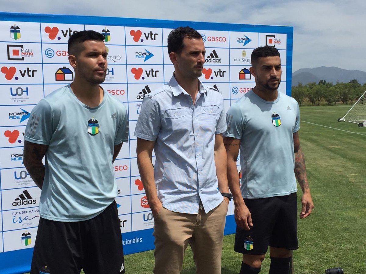 HinchadadelCapo's tweet photo. ¡Ya son de O’Higgins! Alejandro Contreras y Paulo Magalhaes arrancaron junto al plantel la pretemporada y hoy fueron presentados por el Gerente Deportivo Pablo Calandria. https://t.co/ecelpyNRul