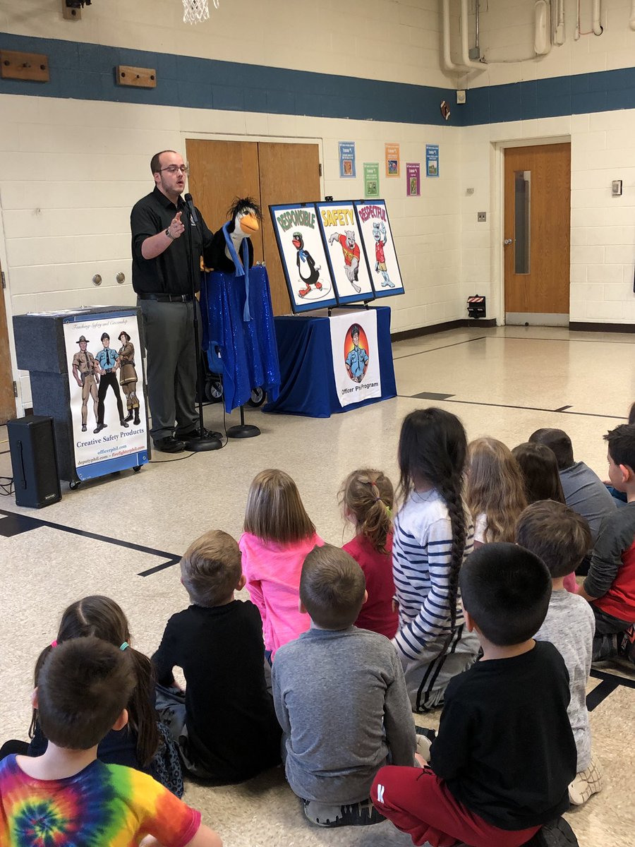Learning to be safe, respectful, and responsible with Mr. Tristan and the Officer Phil program. Thanks <a href="/MentorPolice/">Mentor Police</a>! #OnceACard