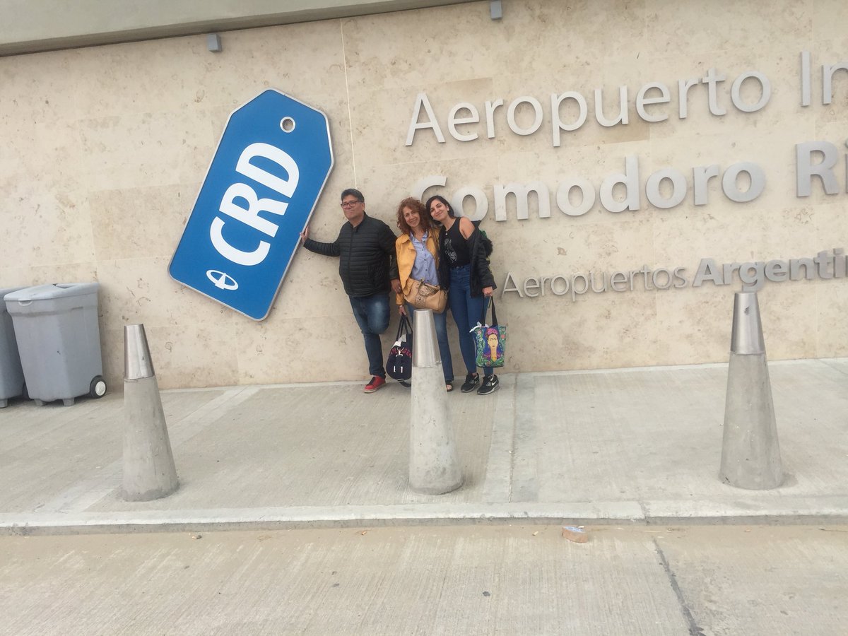 FABIANBANCHERO's tweet photo. Ya rumbo a #SantaCruz #FNC30 Fiesta Nacional de la Cereza 🇦🇷 🍒 #LosAntiguos @losantiguostur 🎤🎼☀️✈️ Con @AngyDobai #DarioMillan @CamiBanche @Trompi__  Escuchanos hasta las 17hs. X La histórica @ElMundoAM1070 @BorgDamian @PABLOGSCHAAB @marianopuglies3 https://t.co/pNbg6oNq3f