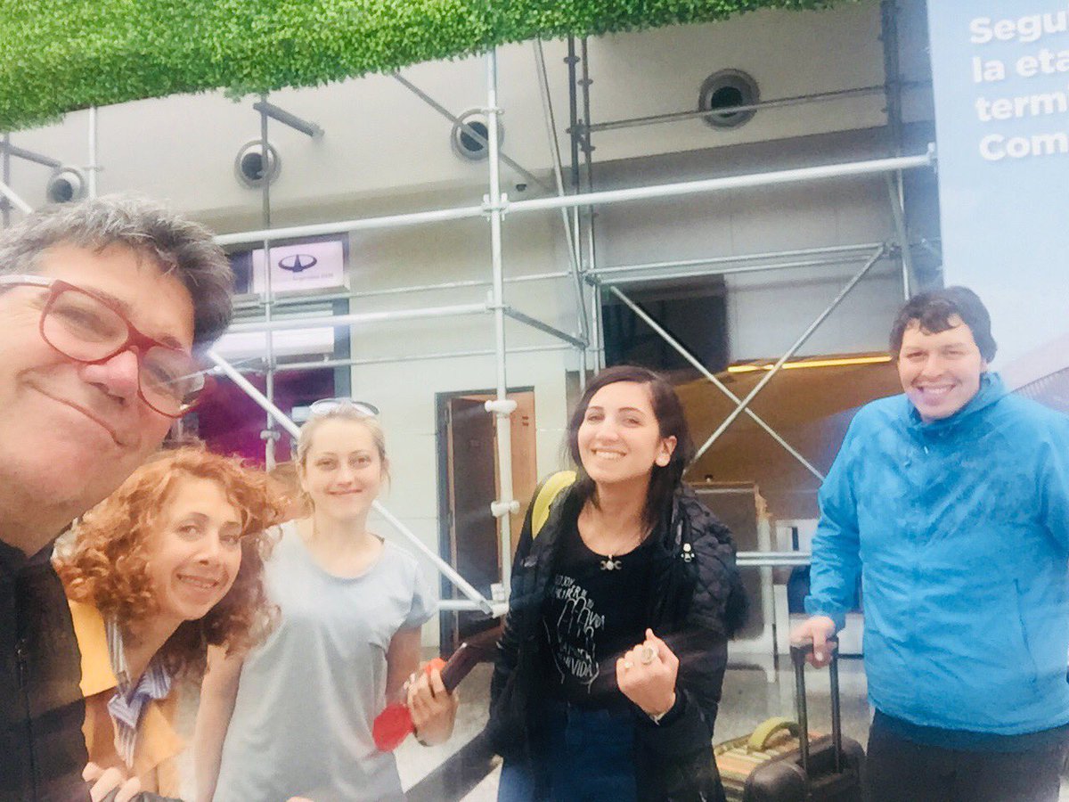 FABIANBANCHERO's tweet photo. Ya rumbo a #SantaCruz #FNC30 Fiesta Nacional de la Cereza 🇦🇷 🍒 #LosAntiguos @losantiguostur 🎤🎼☀️✈️ Con @AngyDobai #DarioMillan @CamiBanche @Trompi__  Escuchanos hasta las 17hs. X La histórica @ElMundoAM1070 @BorgDamian @PABLOGSCHAAB @marianopuglies3 https://t.co/pNbg6oNq3f