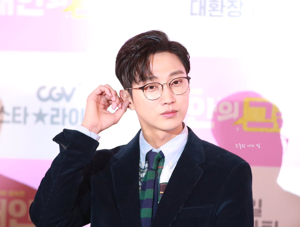 190107 CGV왕십리 스타라이브톡

진영 안경에 완깐은 진짜 .... 사랑❤️

#진영 #jinyoung #ジニョン #내안의그놈