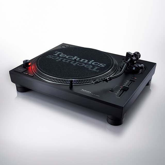 PaulBKirk's tweet image. Bringing sexy black #Technics #Technics7th