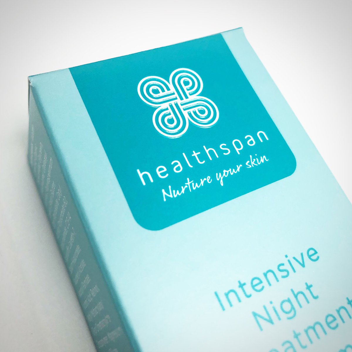 Create a dynamic shelf presence with embellishments like embossing, foil stamp, matte, gloss, or UV coating.

#packaging #foldingcartons #printing #packagingdesign #box #health #beauty #skincare #design #cartoncraft #boxes #carton #package #beauty #health cartoncraftinc.com