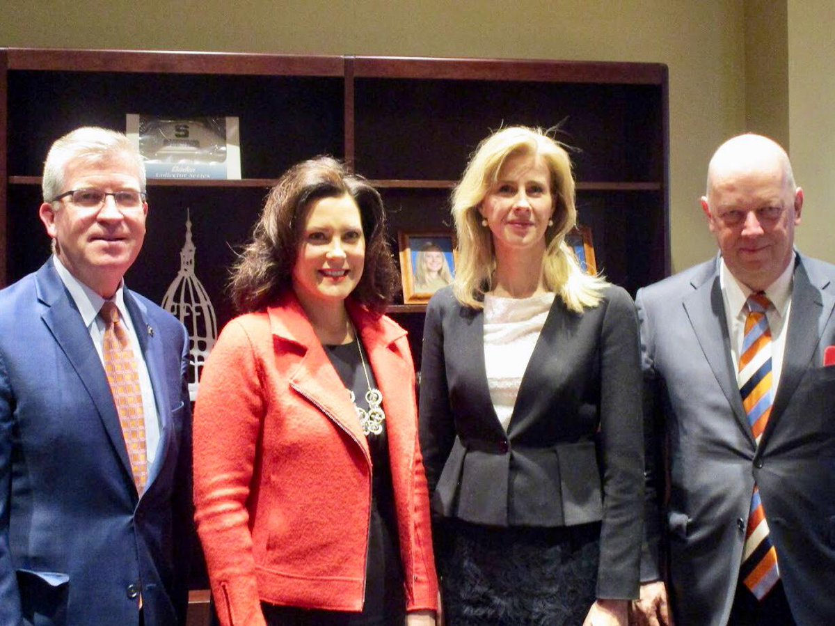 NLintheUSA's tweet photo. Dutch State Secretary @MonaKeijzer started her visit to the US by meeting with Michigan Governor @GretchenWhitmer and members of the Dutch business community in the automotive industry in Detroit: https://t.co/5XDUGYMY8S #NLinChicago https://t.co/c0yJwvVf6L