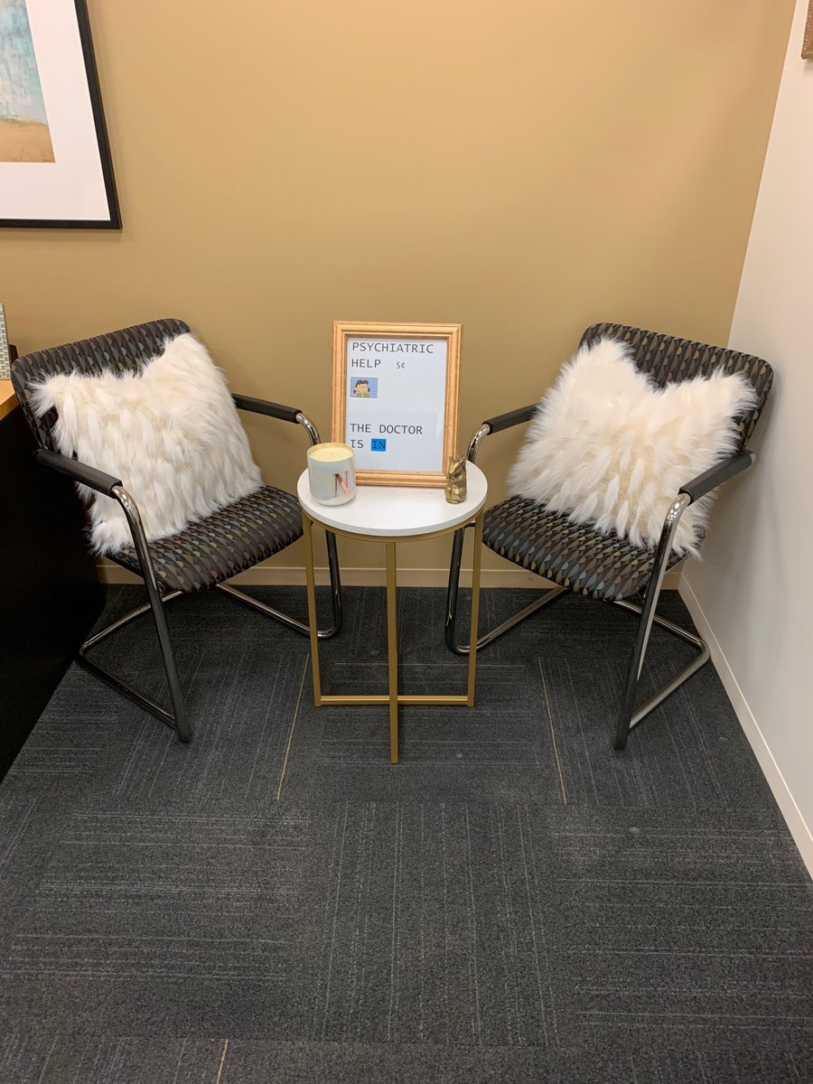 NatalieStraubCS's tweet photo. 2019 and I decided to #redecorate my office, my #coworkers had another idea #Peanuts #adviceanyone #Schwablife https://t.co/xmK0TWZ4LM
