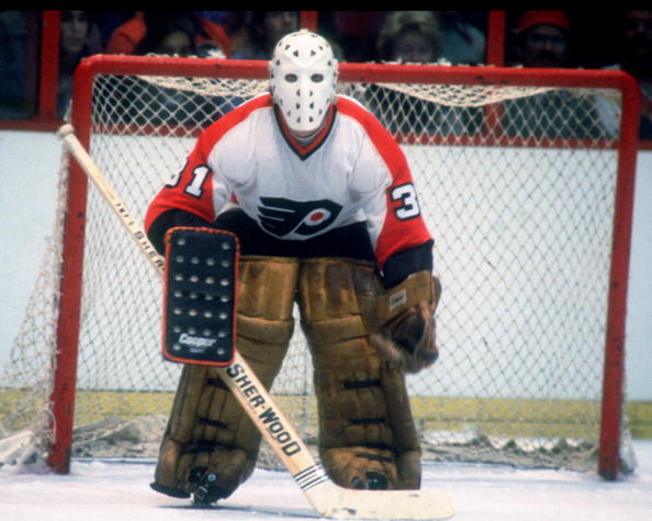 FlyersAlumni's tweet photo. Phil Myre blogged about his memories of the @NHLFlyers 35-game unbeaten streak, which ended on this night in 1980. A must read for Flyers fans and hockey history buffs. Click here: https://t.co/bvJUg9H8xc https://t.co/FIfe4TJ3a1