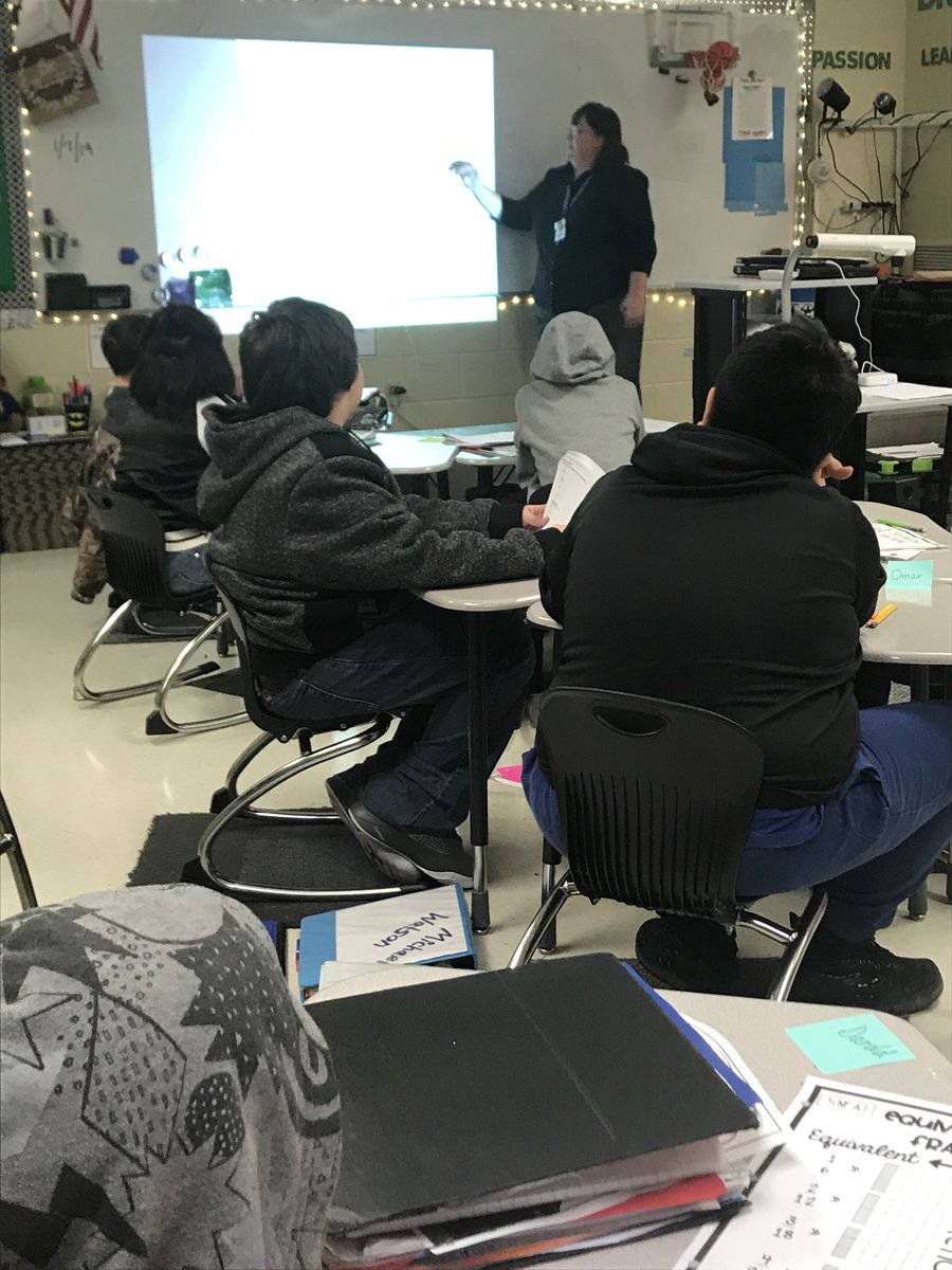 LMESTigerNation's tweet photo. Students asking and answering questions in math class! @AngelHalstead1 always brings it! @suptking #byebye2018 #hello2019 https://t.co/xNYvXHMJcz