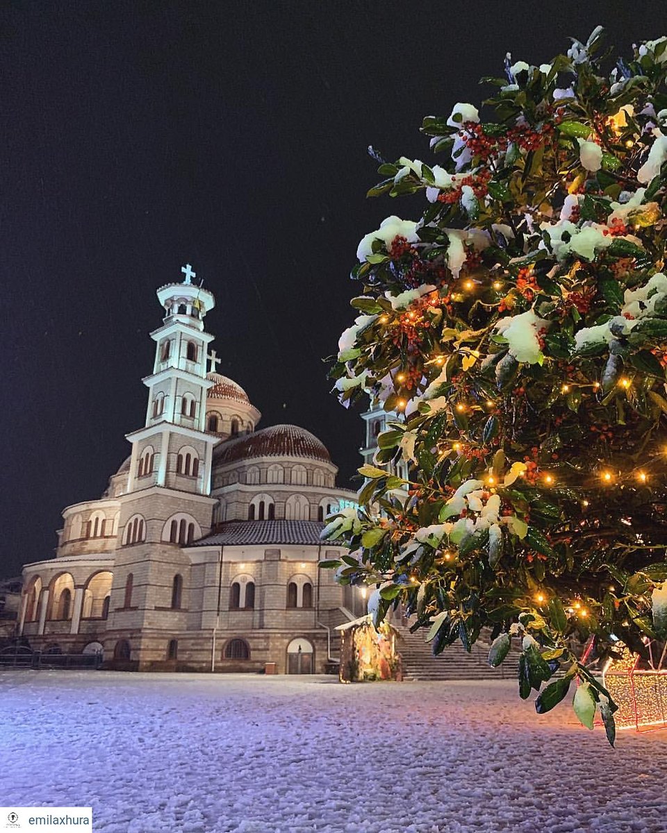 coloursALB's tweet photo. Because when you stop and look around this life is pretty amazing.
#WinterinAlbania 🌬 ❄ #ColoursofAlbania2018 🇦🇱 #Albaniathroughyoureyes 📸 https://t.co/2PAGhWBjiF